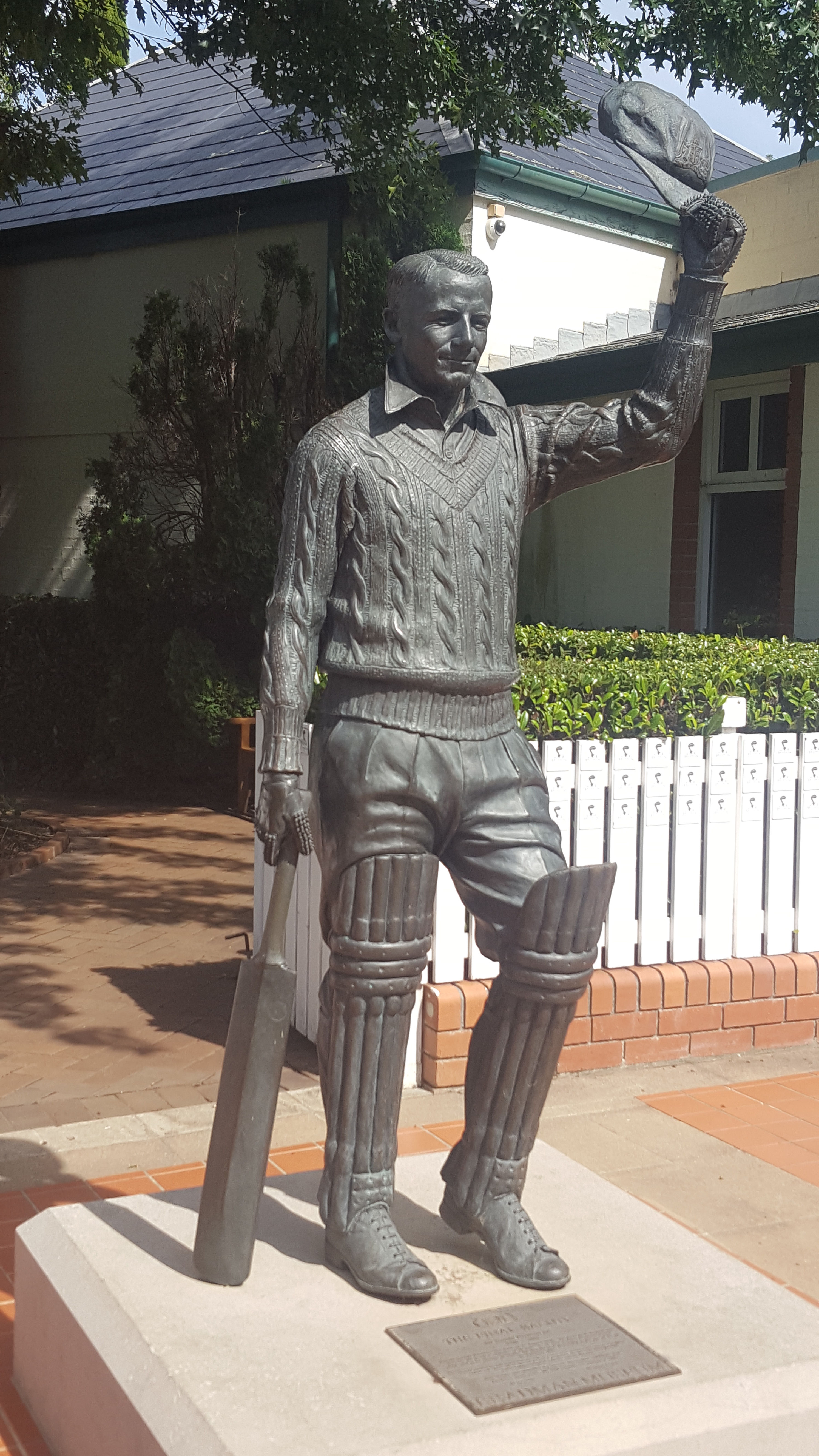 Sir Donald Bradman Statue www.destinationsjourney.com