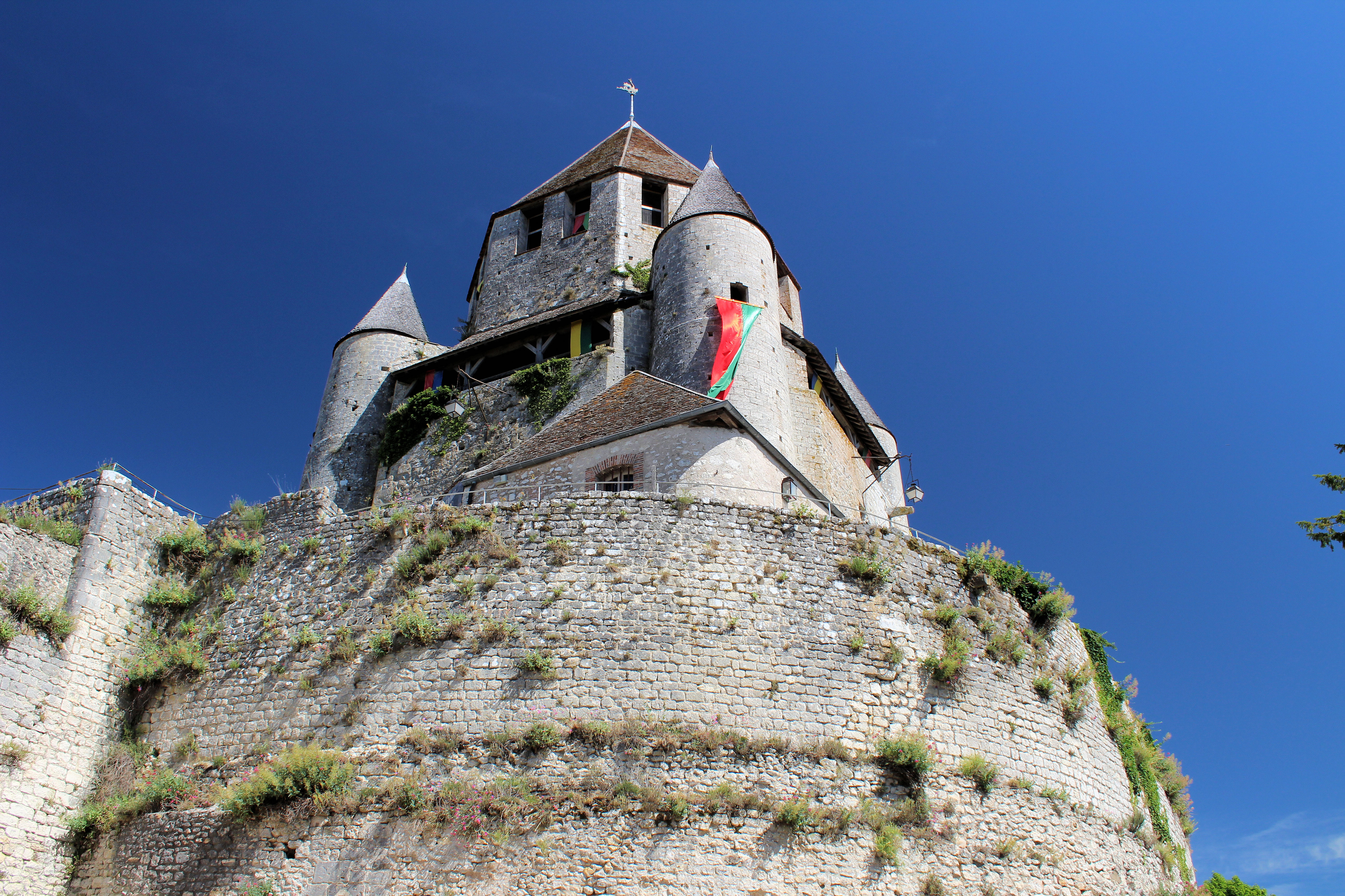 Cesar Tower Provins