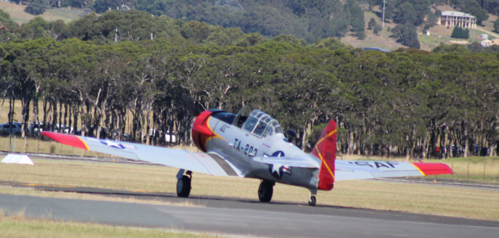 North American T-6 Harvard Wings Over Illawarra 2018 www.destinationsjourney.com