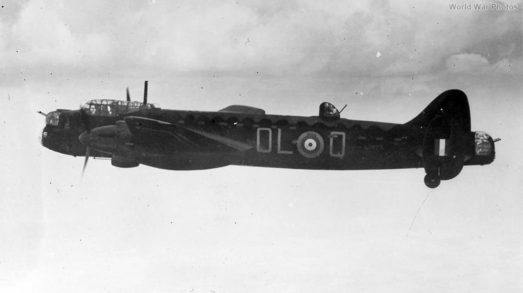 Avro Manchester Mk.I L7427 OL-Q of No 83 Squadron RAF