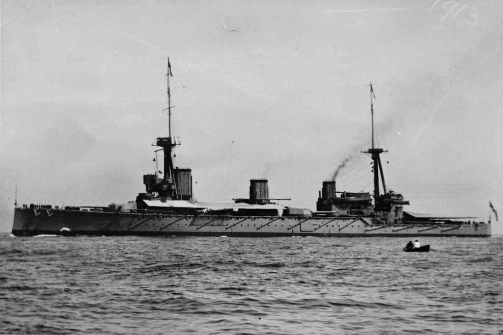 HMAS Australia (I) entering Sydney in 1913