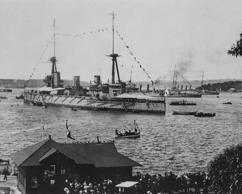 HMAS Australia (I) entering Sydney in 1913