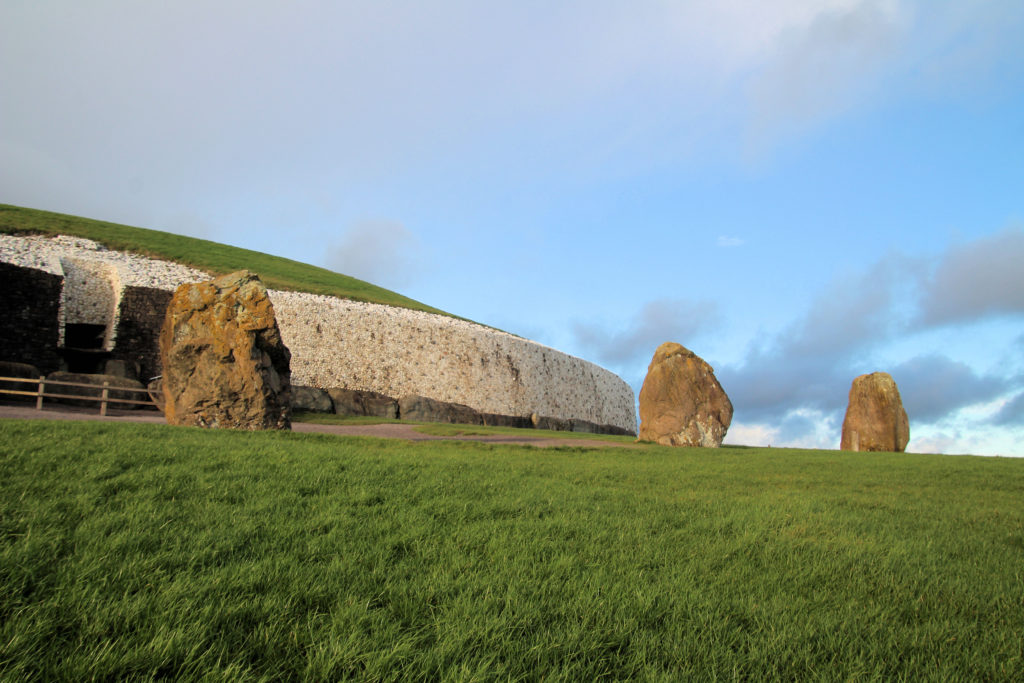 Brú na Bóinne - Megalithic Tomb