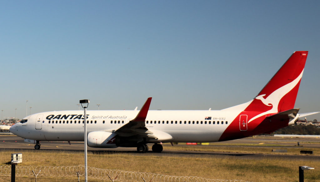 Qantas Boeing 737-838 VH-VXU Sydney Airport August 2019