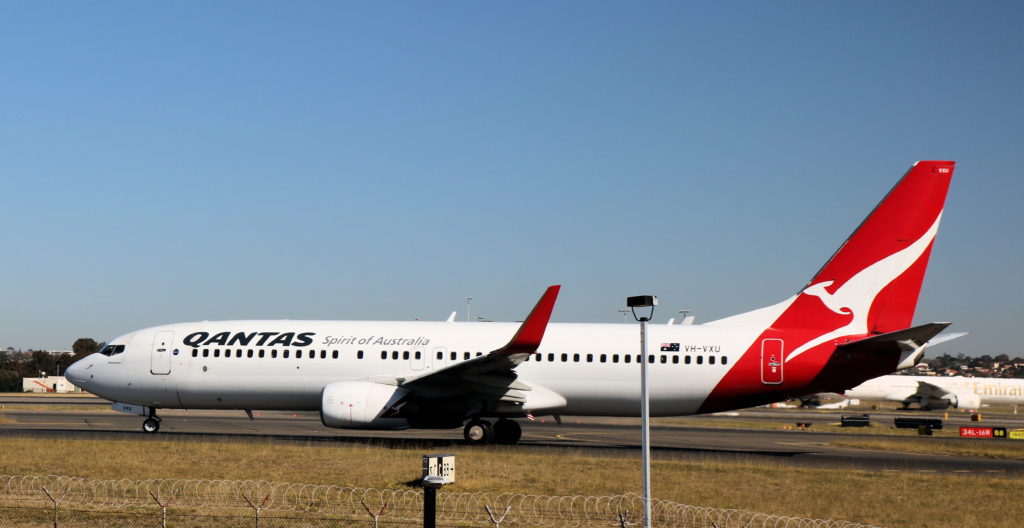 Qantas Boeing 737-838 VH-VXU Sydney Airport August 2019