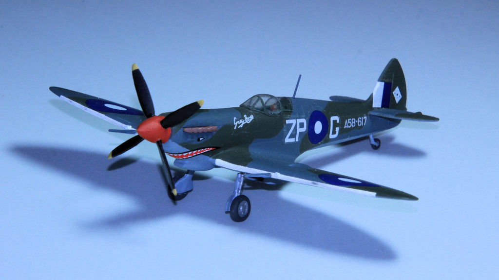 Supermarine Spitfire Mk.VIII RAAF A58-617 Grey Nurse Plastic Scale Model Jays 1:72 Scale