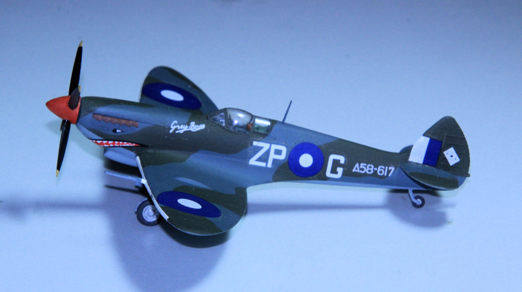 Supermarine Spitfire Mk.VIII RAAF A58-617 Grey Nurse Plastic Scale Model Jays 1:72 Scale