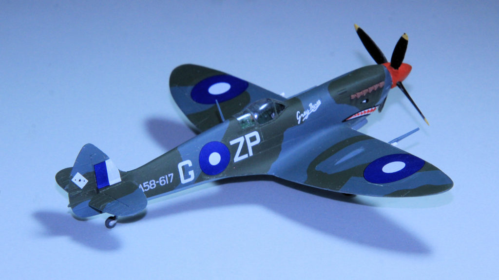 Supermarine Spitfire Mk.VIII RAAF A58-617 Grey Nurse Plastic Scale Model Jays 1:72 Scale