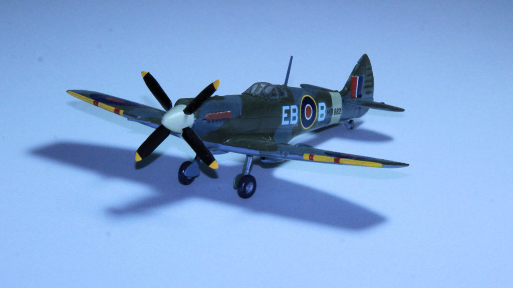 Supermarine Spitfire Mk XII MB882 of 41 Sqn RAF Plastic Model by MNews 1:72 Scale