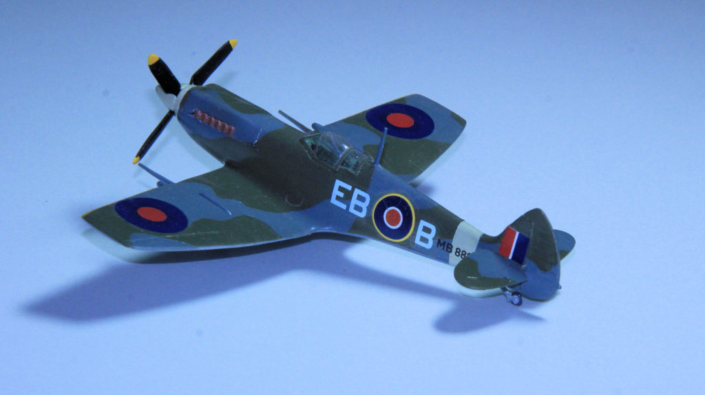 Supermarine Spitfire Mk XII MB882 of 41 Sqn RAF Plastic Model by MNews 1:72 Scale