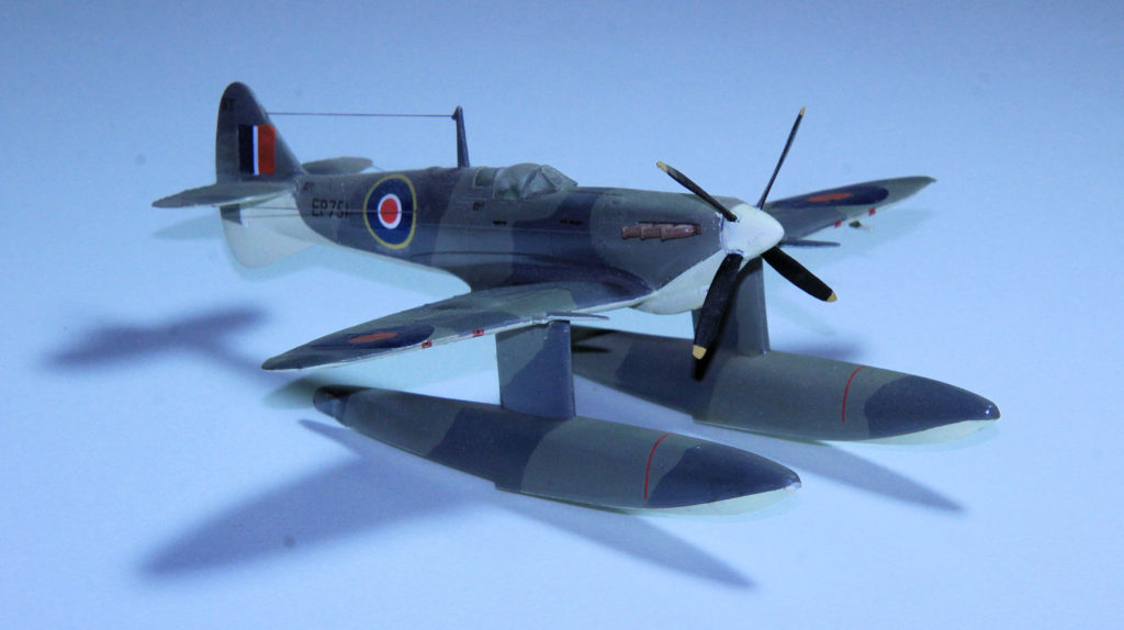 Supermarine Spitfire Floatplane Mk V EP751 Plastic Model 1:72 Scale