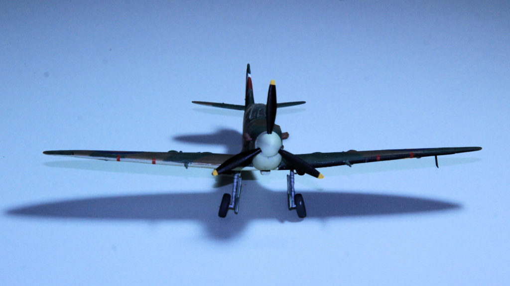 Supermarine Spitfire Mk 1B R6908 QJ-F of 92 Sqn RAF Plastic Model by AZ Models 1:72 Scale