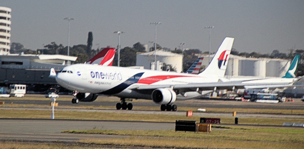 Malaysia Airlines (Oneworld Livery) 9M-MTO Airbus A330-323 Sydney Airport August 2019