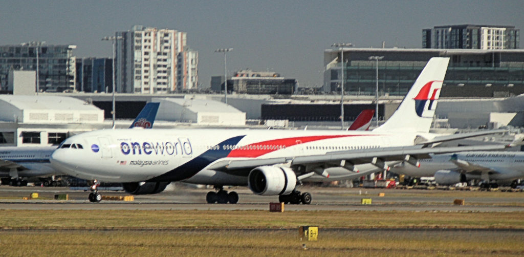 Malaysia Airlines (Oneworld Livery) 9M-MTO Airbus A330-323 Sydney Airport August 2019