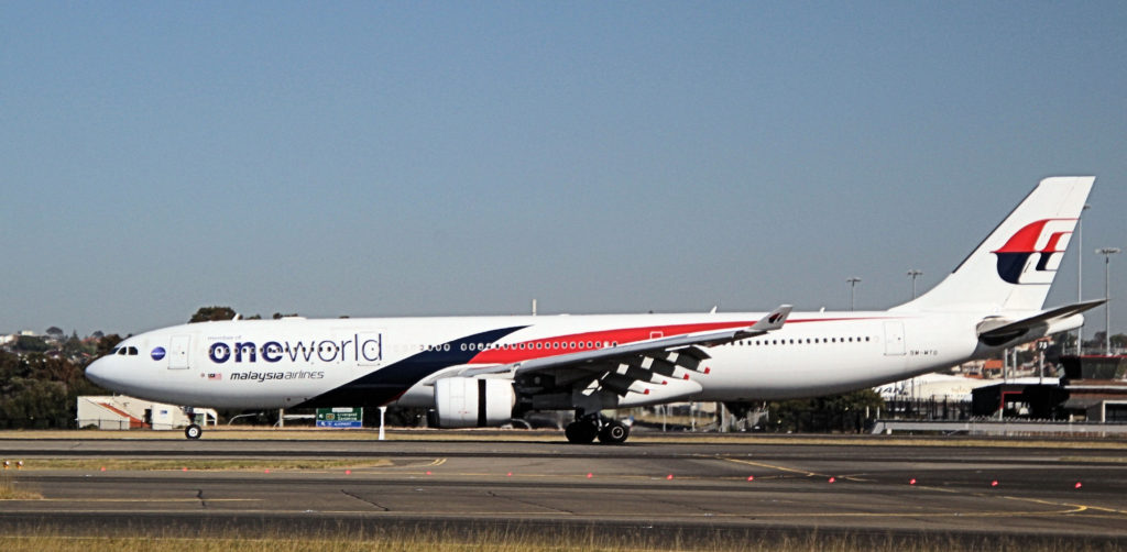 Malaysia Airlines (Oneworld Livery) 9M-MTO Airbus A330-323 Sydney Airport August 2019