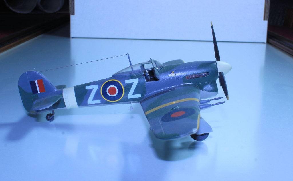 Hawker Typhoon 1b Car-Door 266 Sqn. R7698 / Z-Z (W/Cdr. D.E. Gillam) Duxford 1942 1:72 Scale Model by Pavla