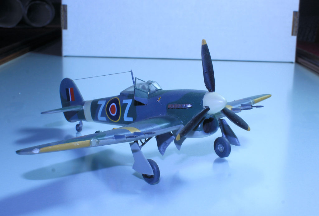 Hawker Typhoon 1b Car-Door 266 Sqn. R7698 / Z-Z (W/Cdr. D.E. Gillam) Duxford 1942 1:72 Scale Model by Pavla