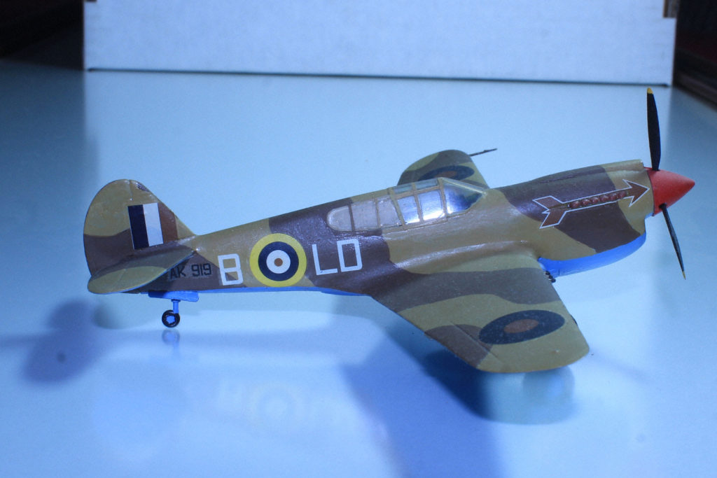 Curtiss Kittyhawk Mk.1 AK919 LD-B 250 Sqn RAF Hasegawa 1/72 Scale Model