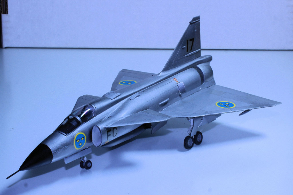 Saab AJ-37 Viggen 1/72 Scale Model by Hasegawa