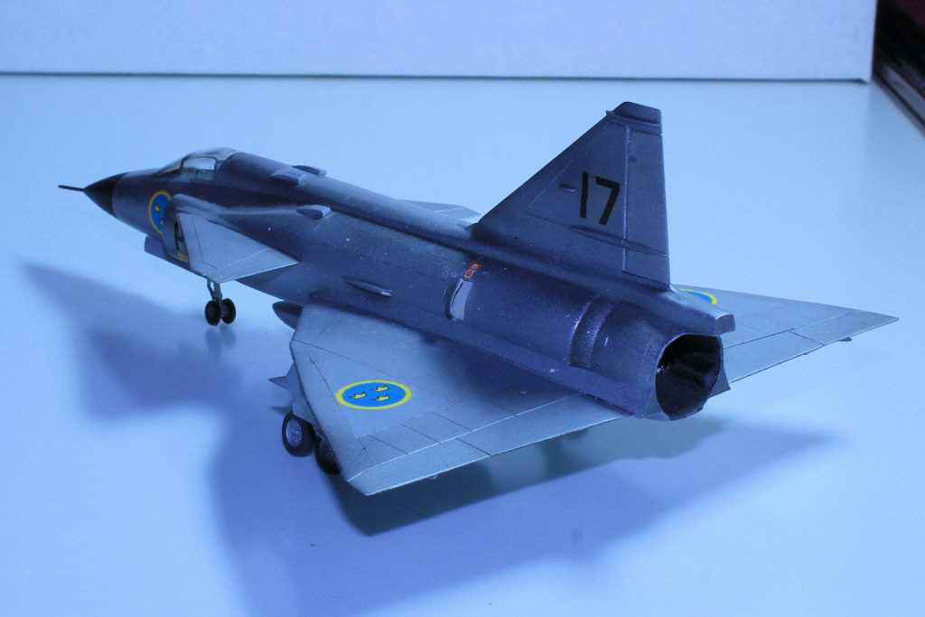 Saab AJ-37 Viggen 1/72 Scale Model by Hasegawa