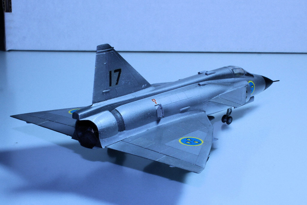 Saab AJ-37 Viggen 1/72 Scale Model by Hasegawa