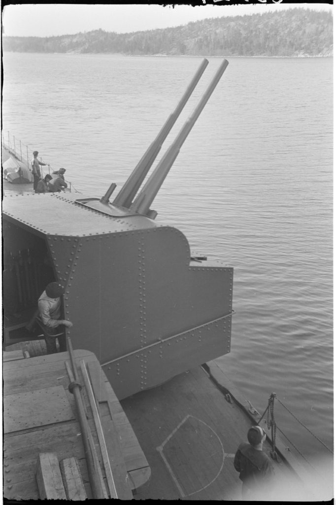 Finnish Coastal Defense Ship Väinämöinen 105mm Anti-Aircraft Guns