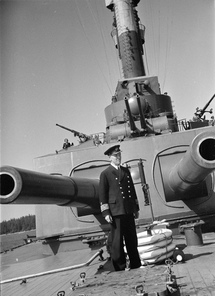 Finnish Coastal Defense Ship Väinämöinen Main Armament