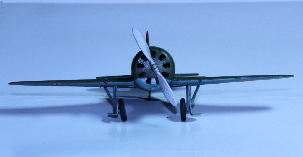 Polikarpov I-16 Type 28 158 IAP Red 1 Leningrad September 1941 1/72 Scale Model by ICM