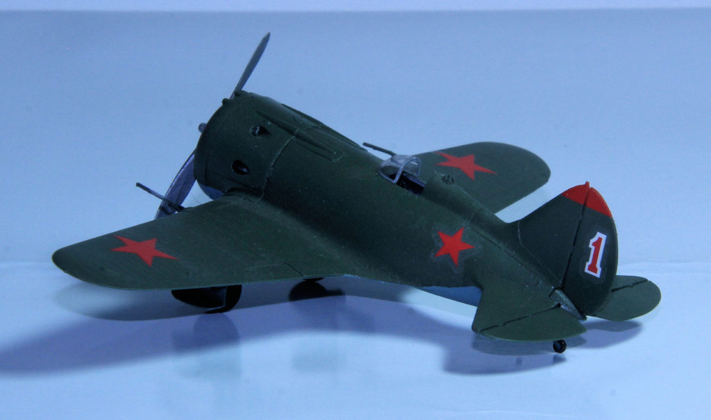 Polikarpov I-16 Type 28 158 IAP Red 1 Leningrad September 1941 1/72 Scale Model by ICM