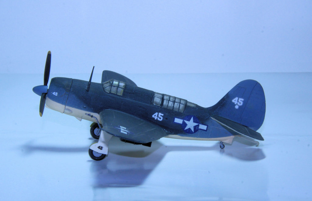 Curtiss SB2C-1 Helldiver Sqn. VB-4 45 USS Hornet 1943 1/72 Scale Model