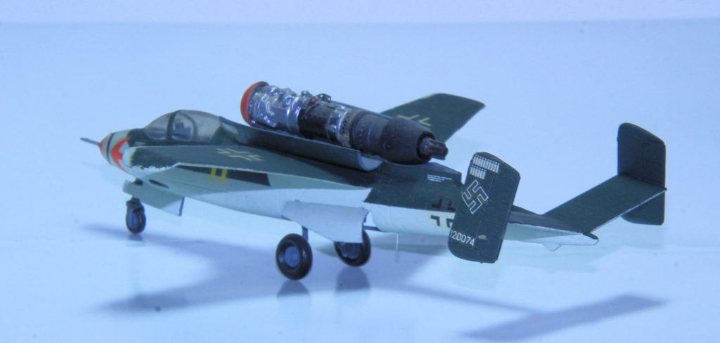 Heinkel He 162A-2 Volksjager 3./JG 1 W.Nr.120074/11 (Emil Demuth) May 1945 1/72 Scale Model by Dragon