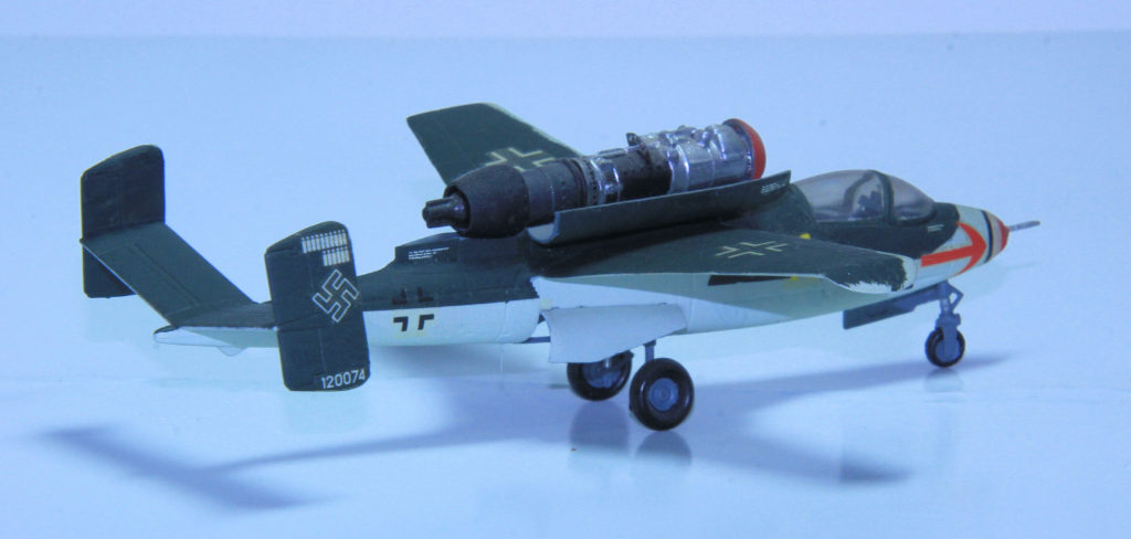 Heinkel He 162A-2 Volksjager 3./JG 1 W.Nr.120074/11 (Emil Demuth) May 1945 1/72 Scale Model by Dragon