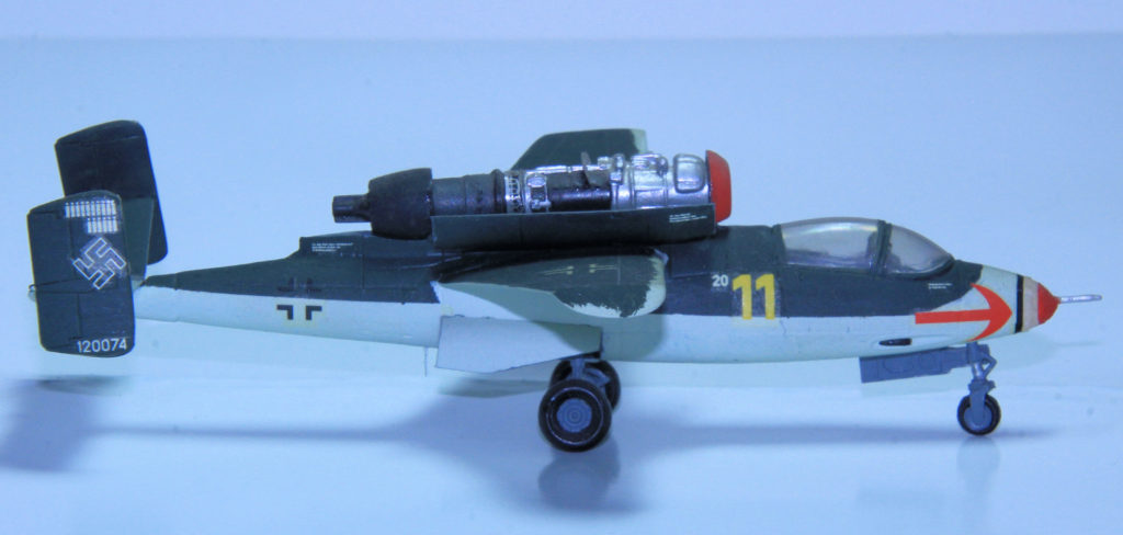 Heinkel He 162A-2 Volksjager 3./JG 1 W.Nr.120074/11 (Emil Demuth) May 1945 1/72 Scale Model by Dragon