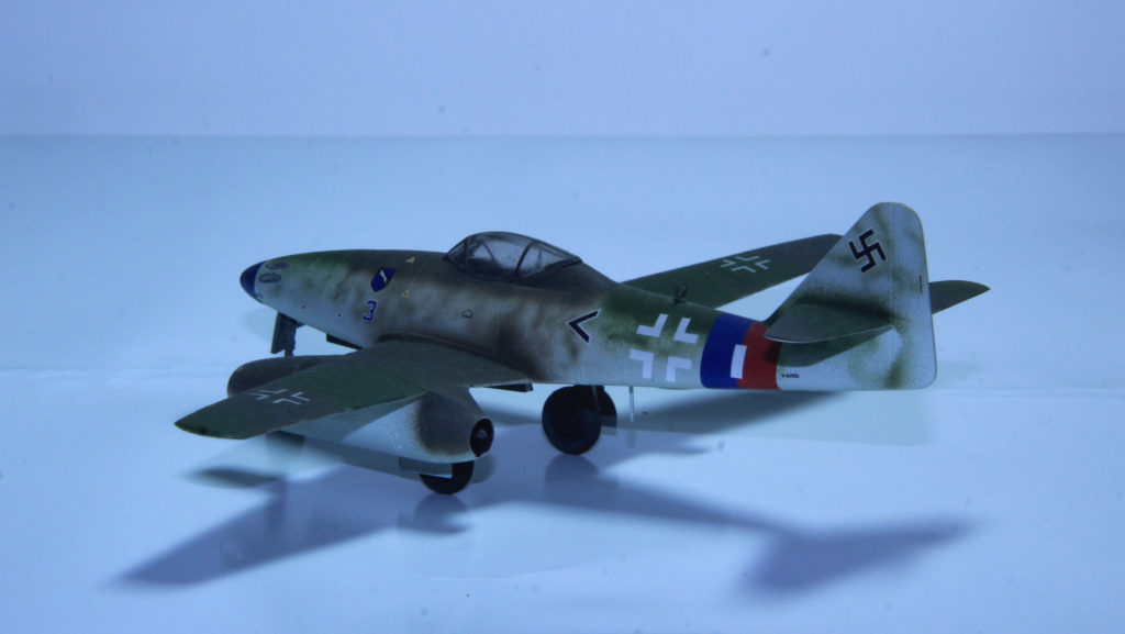 Messerschmitt Me 262 A-1a of 3./JG 7 3 Blue Lechfeld March 1945 1/72 Scale Model by Revell