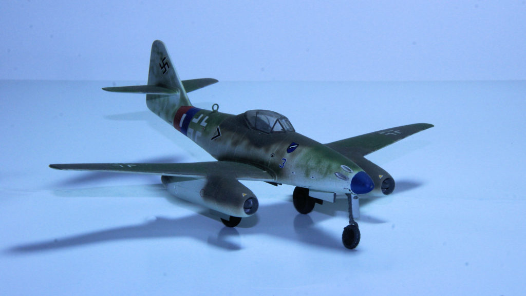 Messerschmitt Me 262 A-1a of 3./JG 7 3 Blue Lechfeld March 1945 1/72 Scale Model by Revell