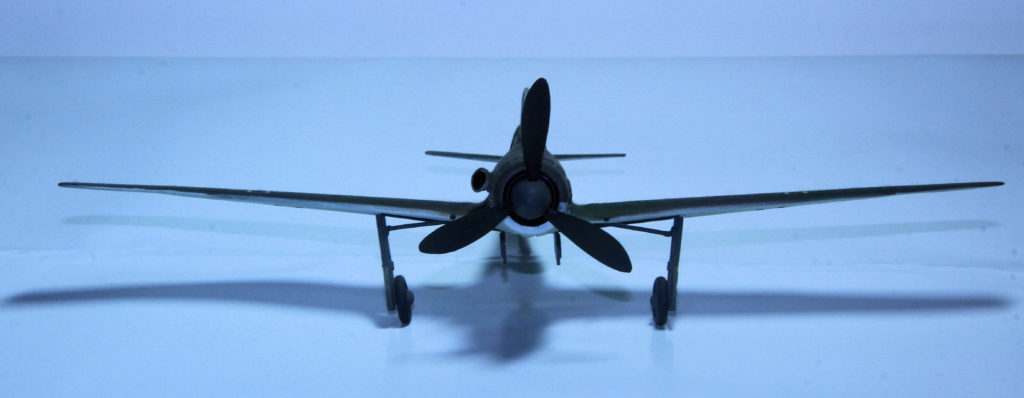 Focke Wulf Ta 152 H of 1./JG 301 Based in Straubing 1945 1/72 Scale Model by Revell