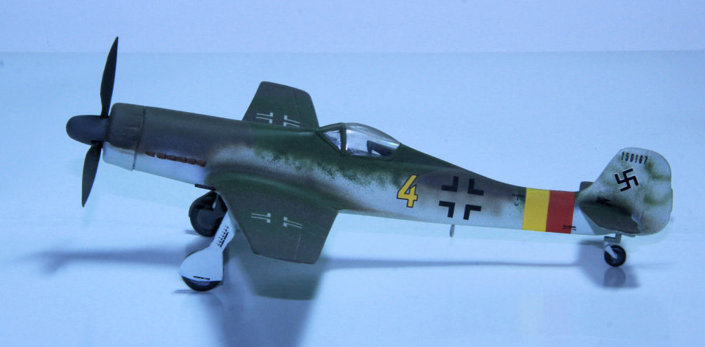 Focke Wulf Ta 152 H of 1./JG 301 Based in Straubing 1945 1/72 Scale Model by Revell