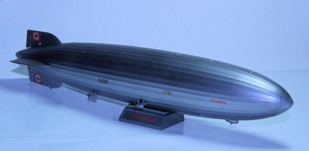 Airship LZ 129 Hindenburg 1/720 Scale Model by Revell