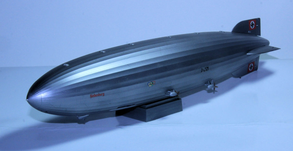 Airship LZ 129 Hindenburg 1/720 Scale Model by Revell