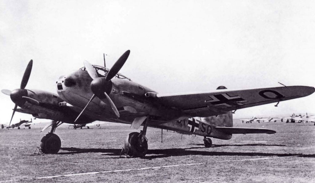 Messerschmitt Me 210V13 Hornisse Stkz GI+SQ WNr 210013 Rechlin 1941-01 used to test outer wing panels of the Me 310