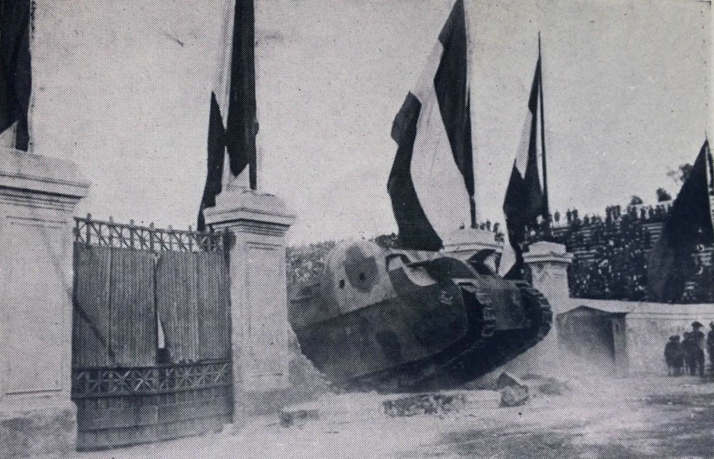 Fiat 2000 No.2 putting on a show for the crowd in Rome, April 1919