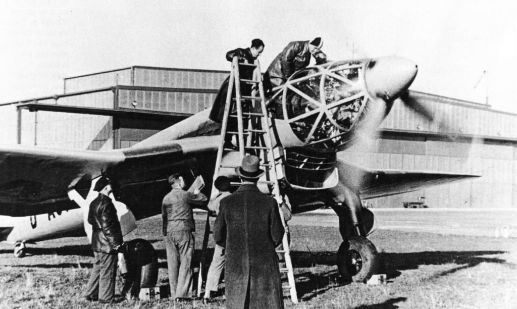 The first prototype of the He 119 V1 shortly before its first flight on November 22, 1937