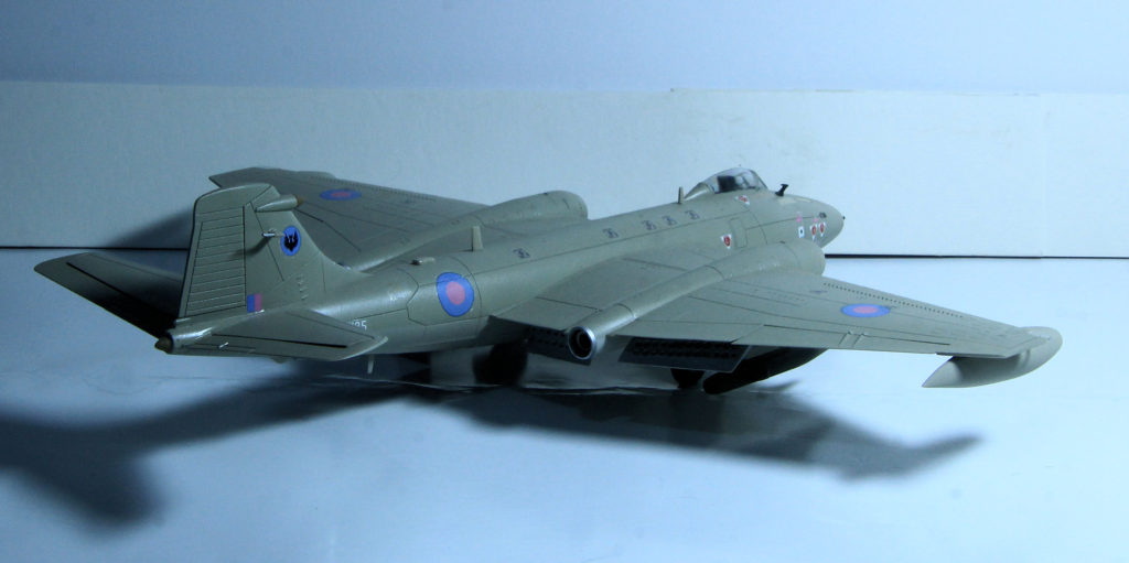 English Electric Canberra XH135 PR Mk.9 of 39 Sqn. RAF 1/72 Scale Model by Airfix