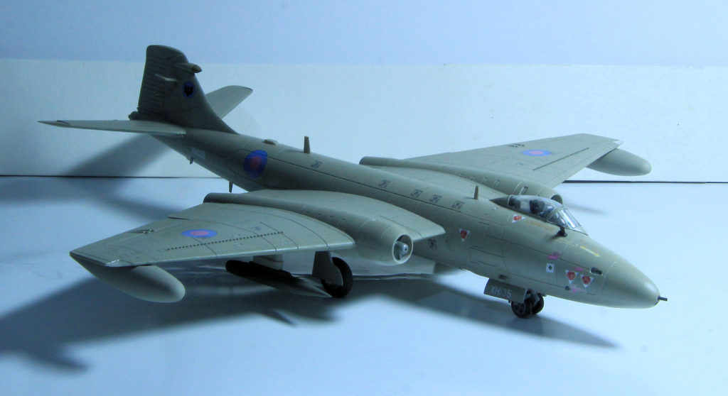 English Electric Canberra XH135 PR Mk.9 of 39 Sqn. RAF 1/72 Scale Model by Airfix