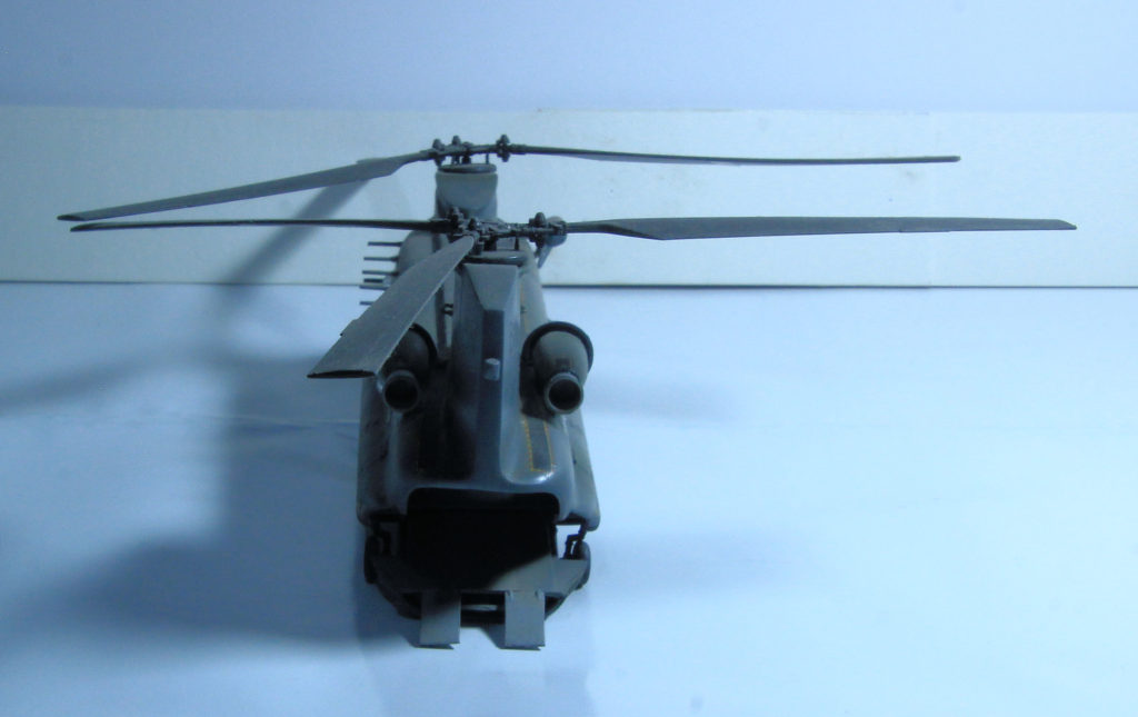 Boeing Chinook HC Mk.1 RAF No. 18 Sqn 1/72 Scale Model by Matchbox