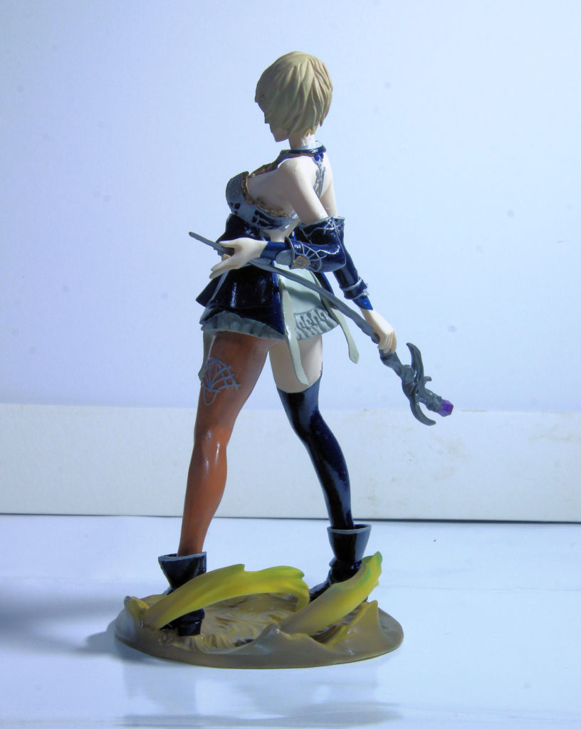 Human Mage Lineage II Model Figure 1/8 Scale by E2046