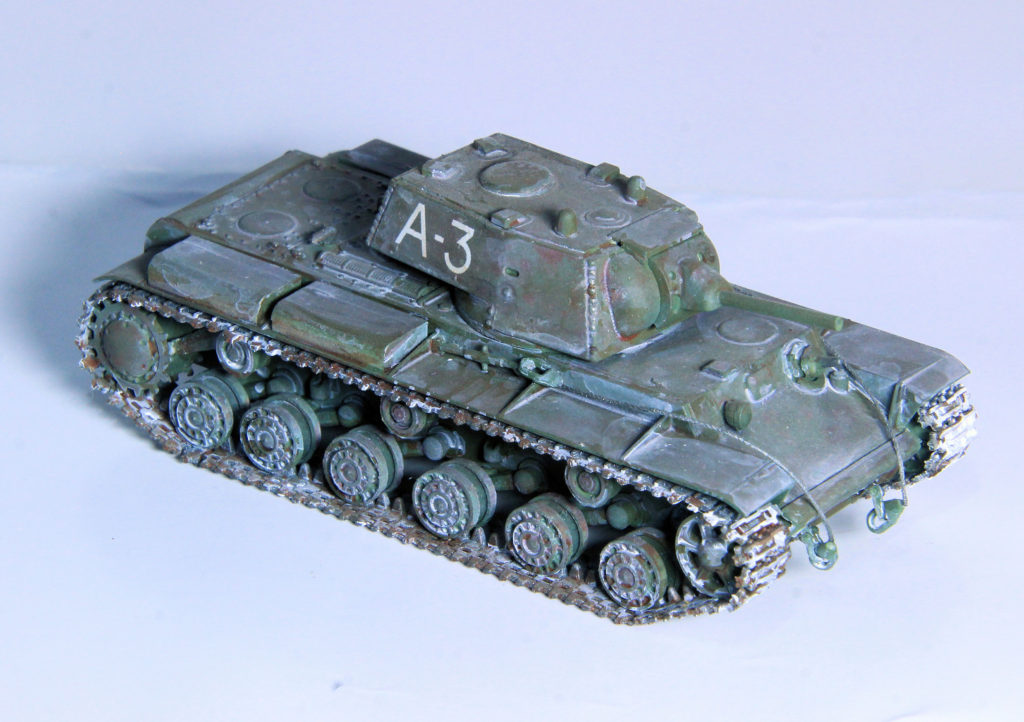 Soviet Heavy Tank KV-1 Leningrad 1941 1/72 Scale Model by PST