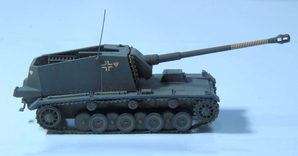 12.8cm Sf. L/61 (Pz.Sf.V) Sturer Emil 1:72 Scale Model by Trumpeter