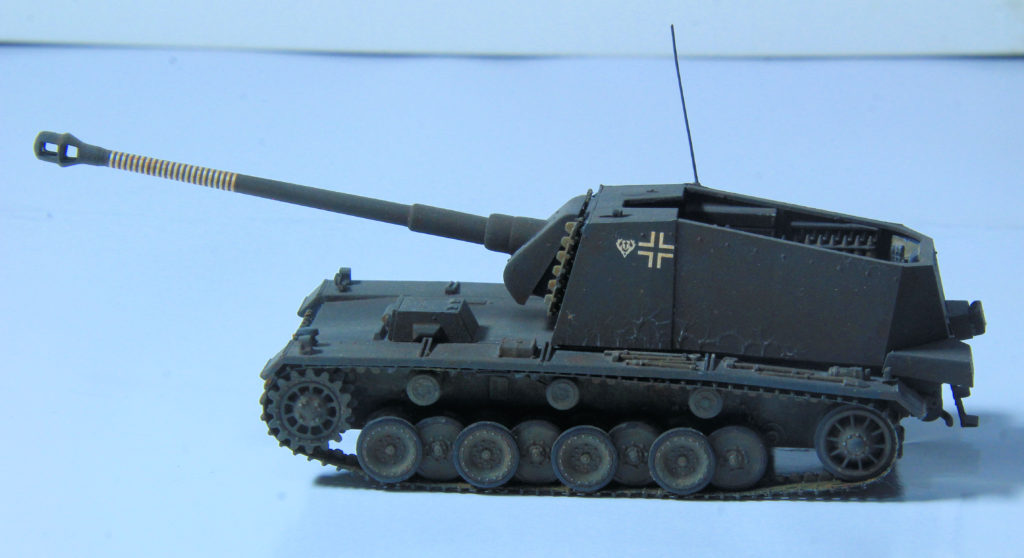 12.8cm Sf. L/61 (Pz.Sf.V) Sturer Emil 1:72 Scale Model by Trumpeter