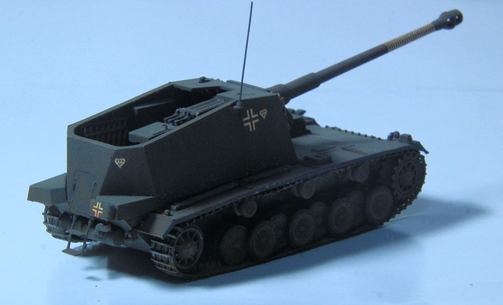 12.8cm Sf. L/61 (Pz.Sf.V) Sturer Emil 1:72 Scale Model by Trumpeter